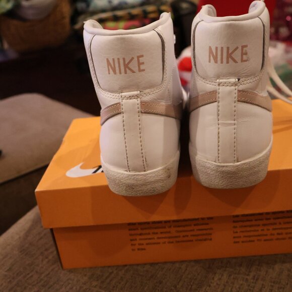 EUC Nike Blazer Mid ’77 – Women’s Size 8.5 (Men’s 7) - Picture 5 of 7